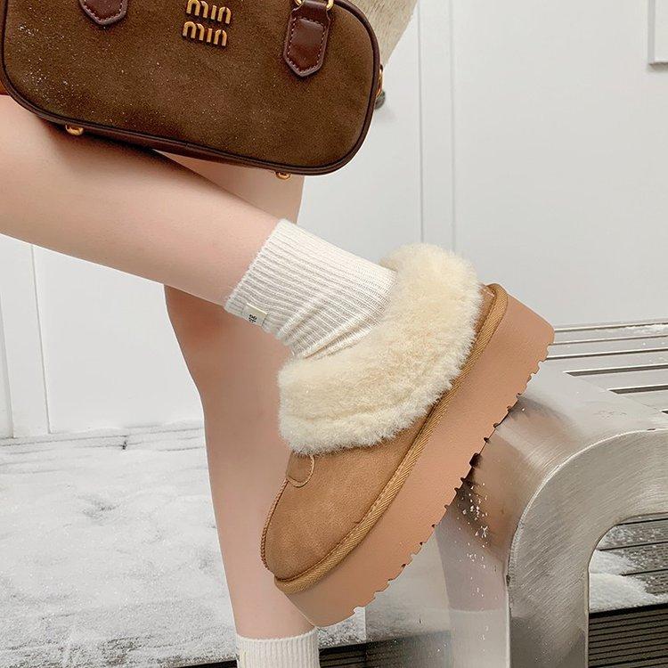 Thick-soled Snow Boots, Piled and Thickened One-pedal Low-top Cotton Shoes 2025 New Winter Fluffy Shoes, Bread Shoes