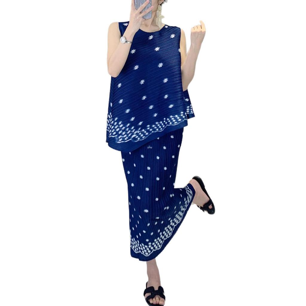 2025 Women's Elegant Floral Two-Piece: Casual Loose Top & Plus Size Midi Skirt