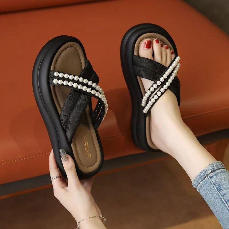 French beauty with skirt cool slippers women's summer wear 2025 new black thick-soled Roman women's half slippers