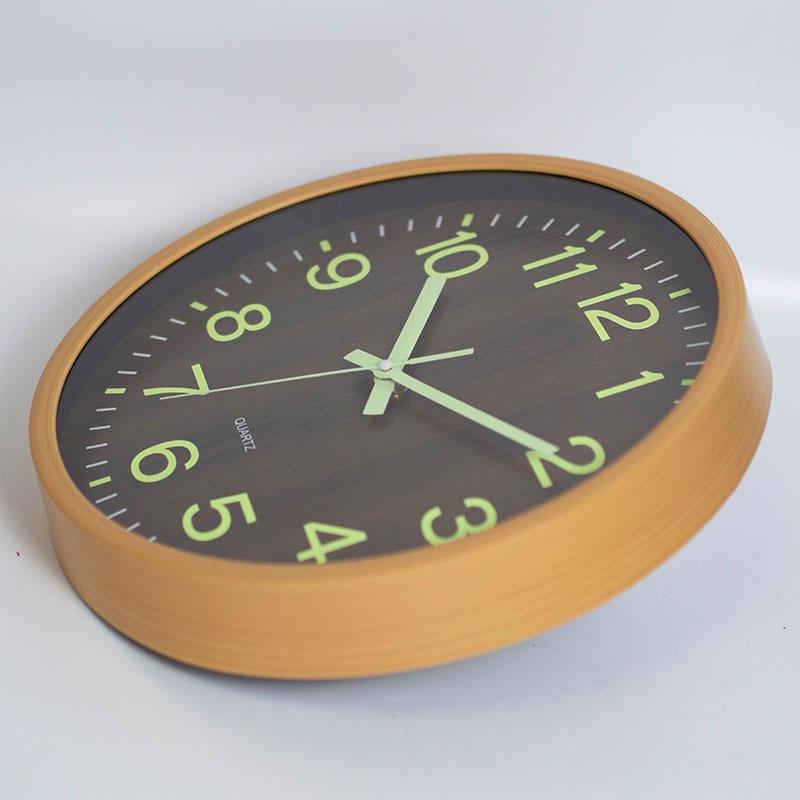 Luminous clock, wall clock for living room, wall-mounted watch, artistic luminous quartz clock, log style