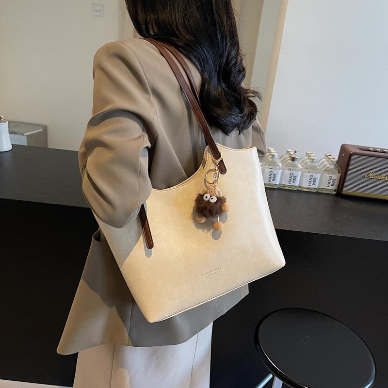 Large Capacity Bag Women's New Shoulder Bag Fashion Casual Versatile Commuter Tote Bag