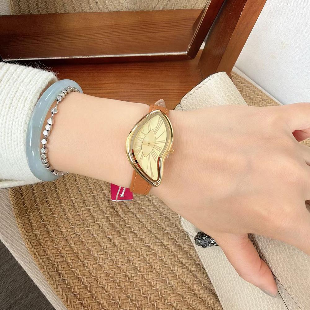 Medieval Cras Melt Twist Creative Watch Y2K Fashion Trendy Leather Premium Niche Design Watch