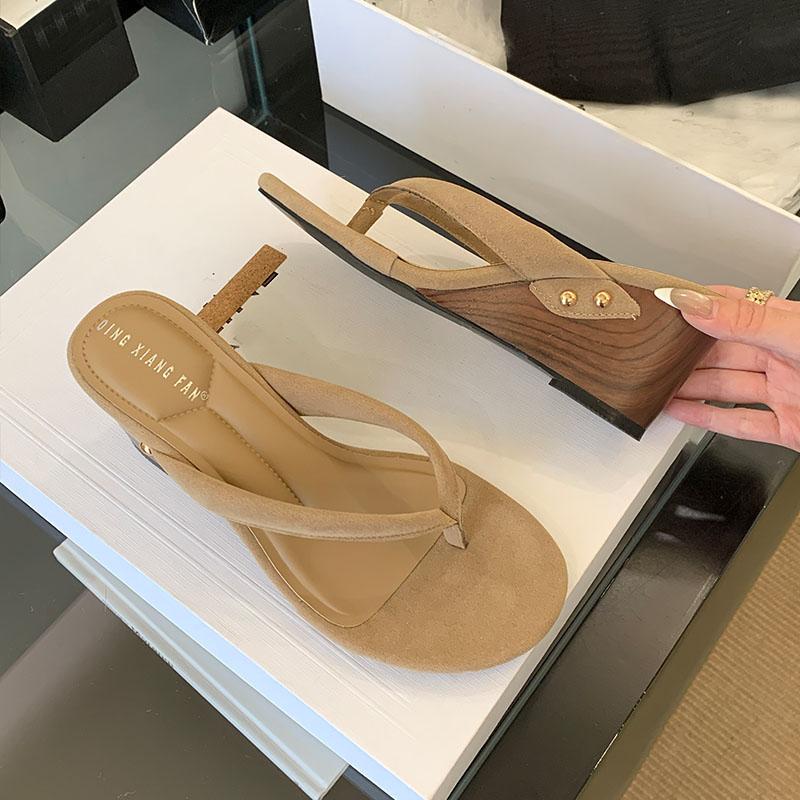 

Fashion Female Flip flops Footwear Ladies Wedges Slippers Shoes New In 2025 Fashion Round Toe Women Heeled Sandals Slippers Shoes 35 хаки
