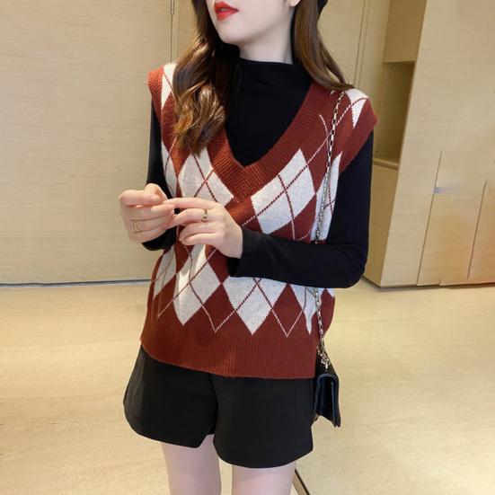 Women's Diamond Plaid Pattern Knitted Vest Loose V Neck Sleeveless Pullover Tank Top Casual School Sweater Top