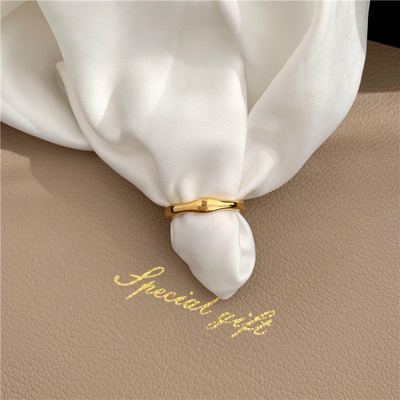 Women's Trendy Retro Geometric Wave Ring: European American Style