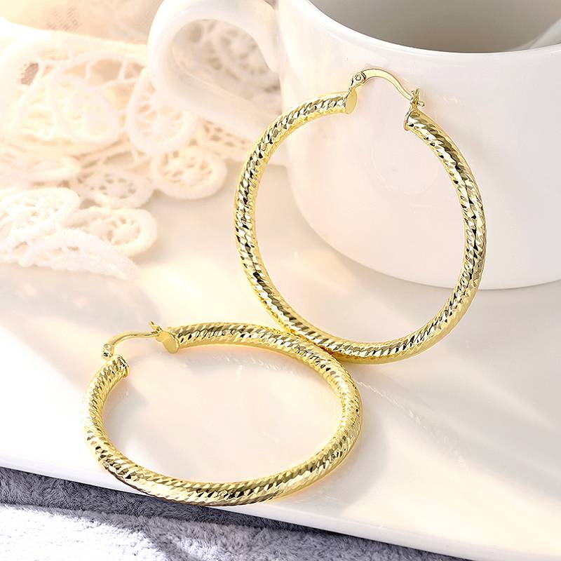 

Huitan Simple Design Women Circle Hoop Earrings Versatile Daily Party Fashion Accessories Luxury Wedding Metal Zircon for Lady