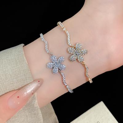 Fashion Zircon Pendant Bracelets Women Flower Adjustable Pull Cord Chains Exquisite Banquet Daily Wear Jewelry Accessories Gifts