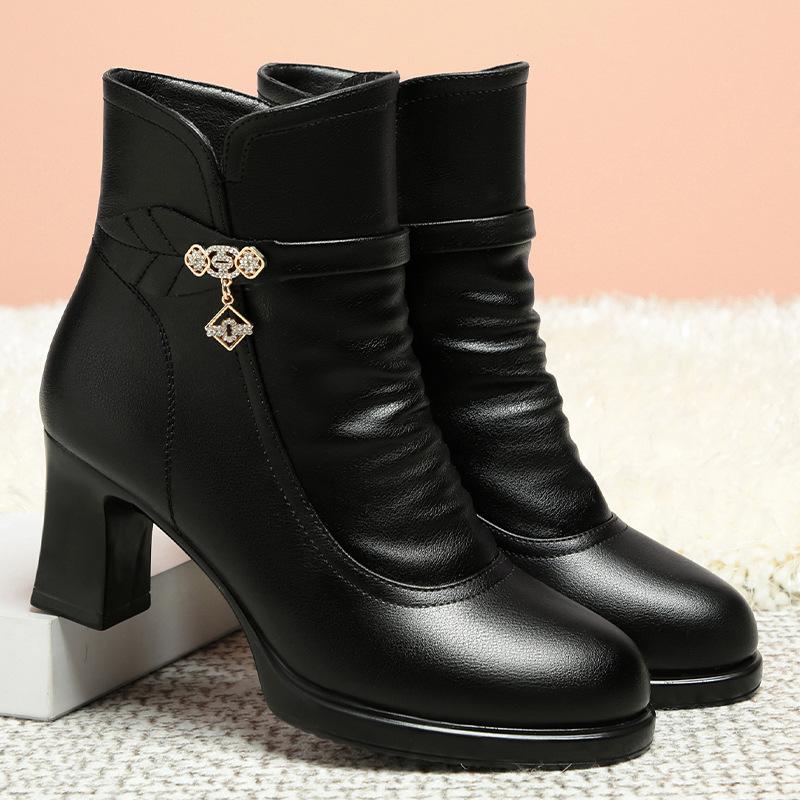 Kurzstiefel mit mittlerem Absatz Damen Herbst und Winter neu Samt warm und ältere Stiefel Mutterschuhe hochhackige Martin Stiefel