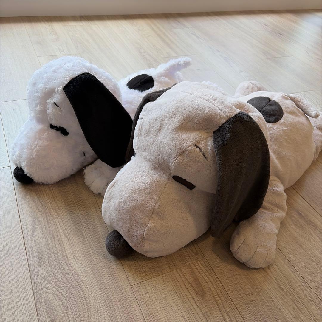 Snoopy large stuffed toy set of 2 lying down