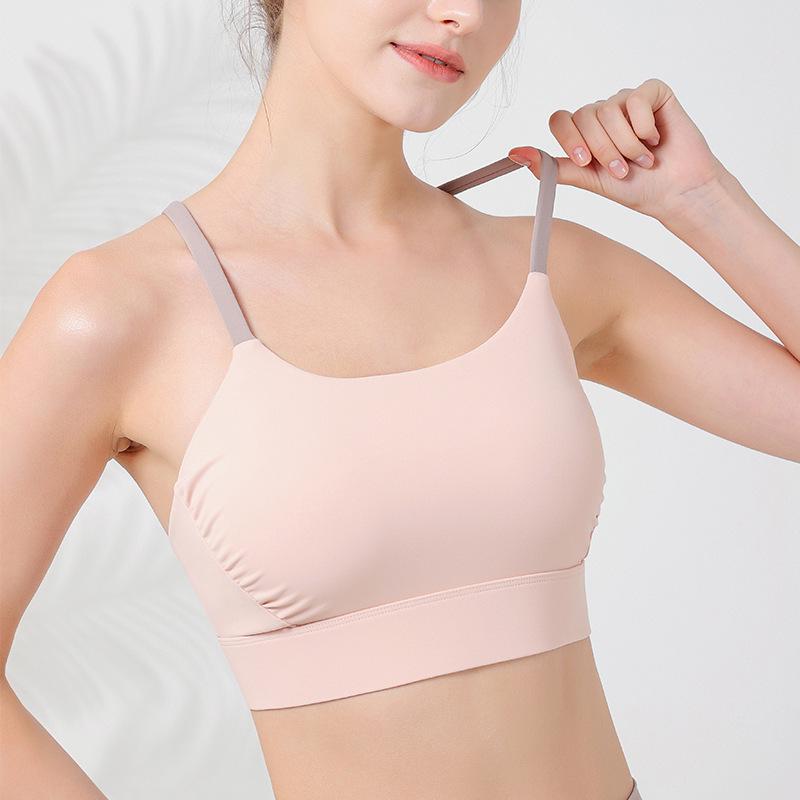 

Спортивный бюстгальтер с тонкими бретелями в стиле колор-блок, со съемной чашкой и присборенным дизайном Medium розовый