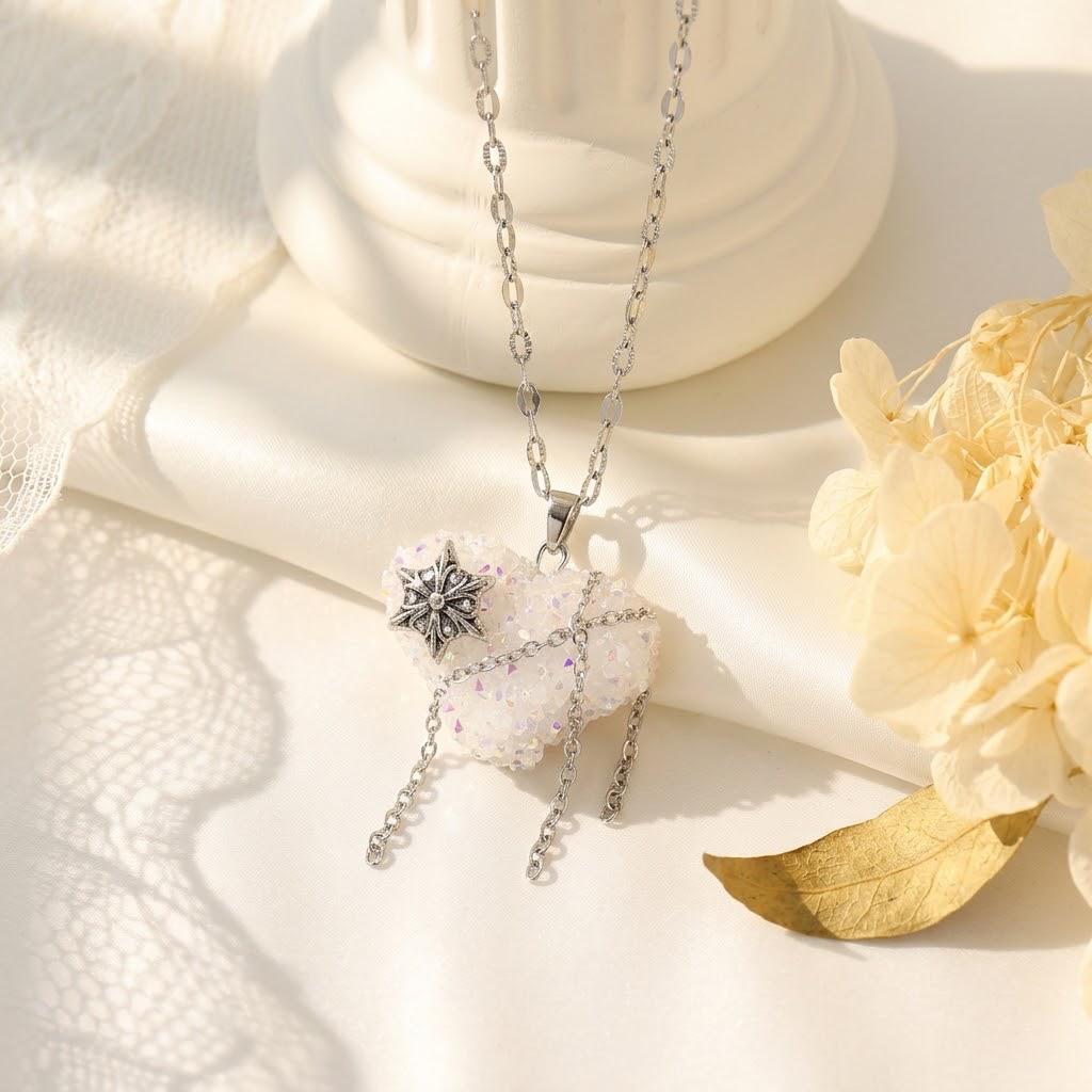 Rhinestone Inlaid Heart Pendant Necklace in Light Luxury Style for Women