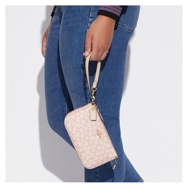 Coach Nolita 19 Floral Floral Zipper Closure Artificial Leather Mahjong Bag Underarm Bag Hand Shoulder Clutch Small Women's Pink and White