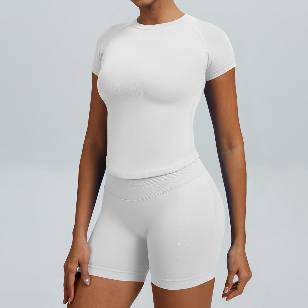 Seamless Yoga Set With Quick Dry Fabric For Female Fitness And Outdoor Running