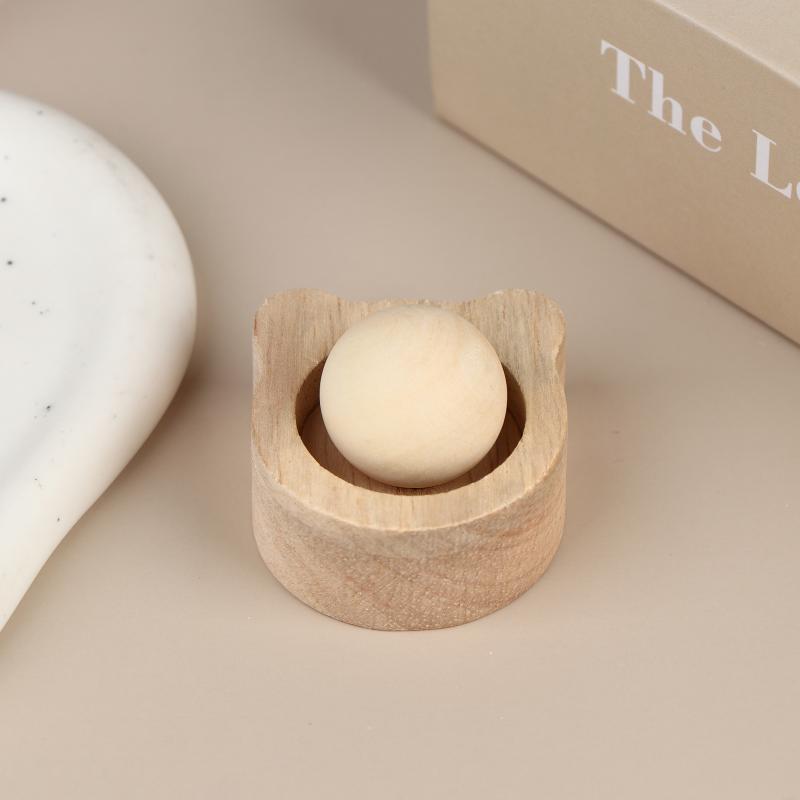Wooden Essential Oil Diffuser Fragrance Diffuser Ornament Solid Wood Fireless Aromatherapy Diffuser For Home Decoration