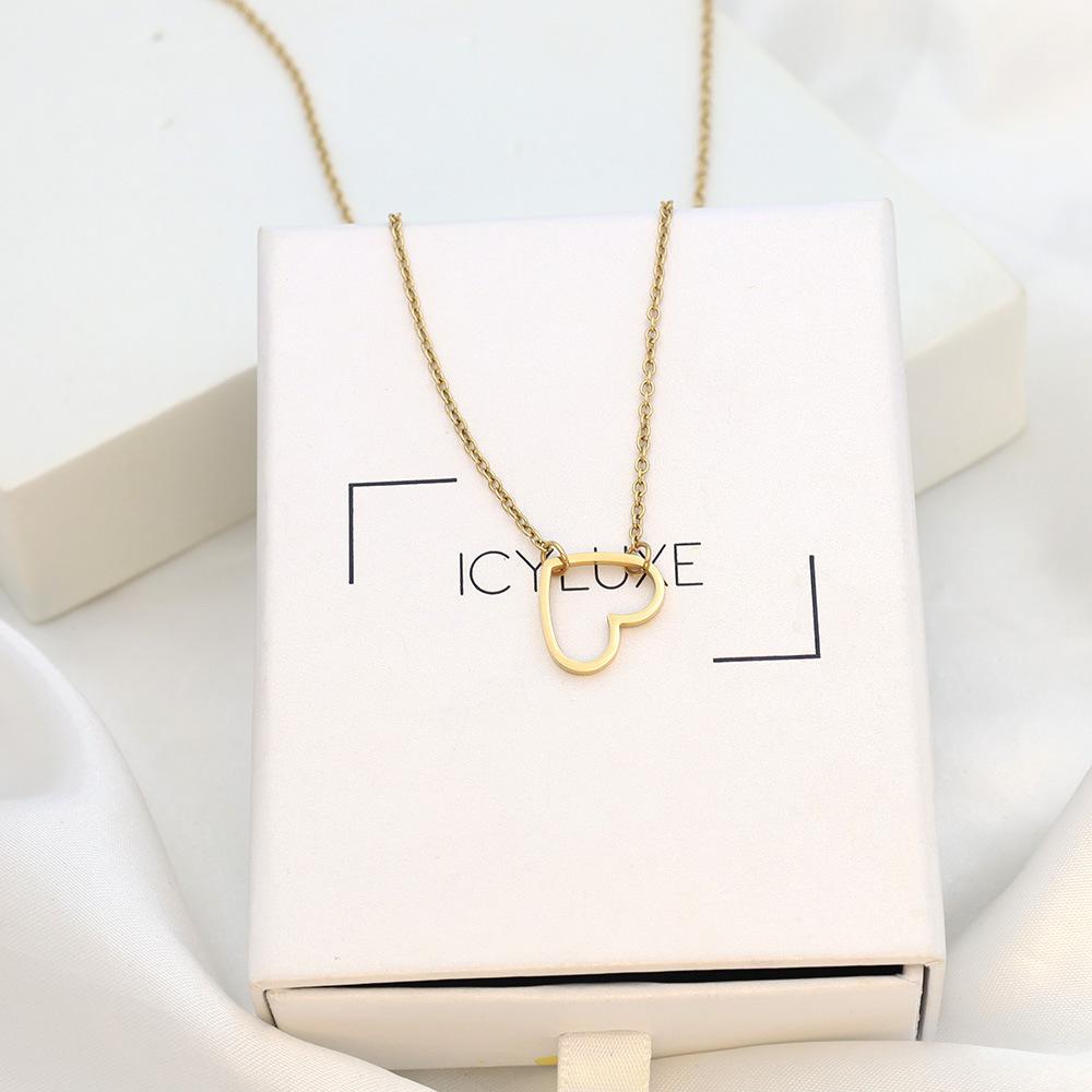Stylish And Simple Stainless Steel Hollow Love Necklace Jewelry Women'S 18K Gold Heart-Shaped Collarbone Chain Niche High-End Sense