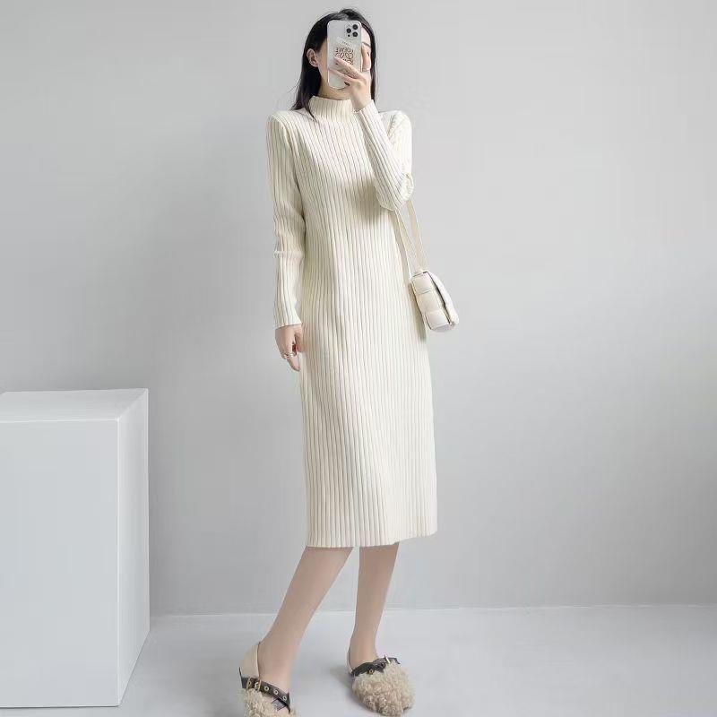 Robe tricotée ample à col semi-haut pour femme Automne/Hiver 2025