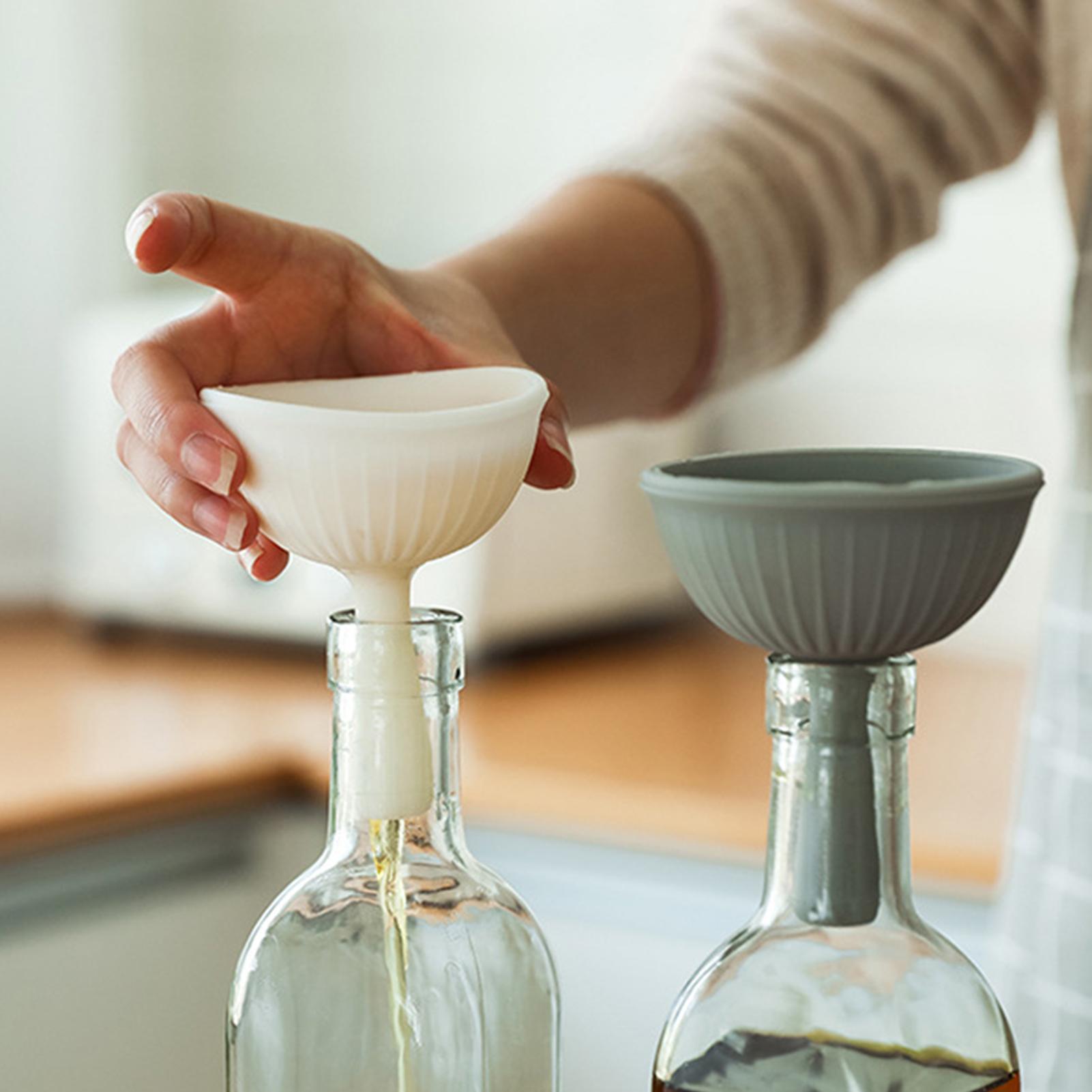 

1pcs Portable Silicone Splash-proof Multi-function Funnel Strainer Non-stick Filter Kitchen Supplies Oil Water Spices Wine Flask