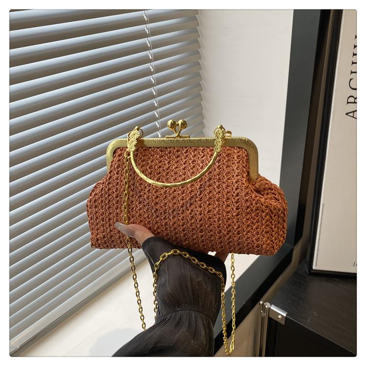 Retro Clip Shell Bag 2025 New Straw Simple Casual Handbag Shoulder Bag Messenger Bag Fashion Women's Bag