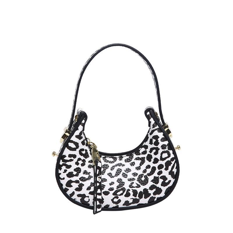 Exquisite mini leopard print women's bag fashionable new niche dumpling bag texture trendy crossbody portable crescent bag light tide