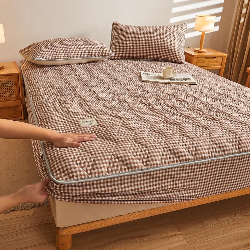 Thicken Quilted Mattress Cover Non-slip Three-layer Structure Brushed Cotton Bedspread On The Bed Queen King Size Sheet