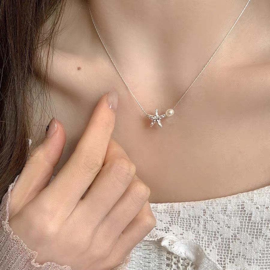 Sjöstjärna Pärla Ormben Halsband för Kvinnor På Sommaren Lätt Lyxigt Temperament Mjukt Koreansk Version Enkel Nischad Designkänsla