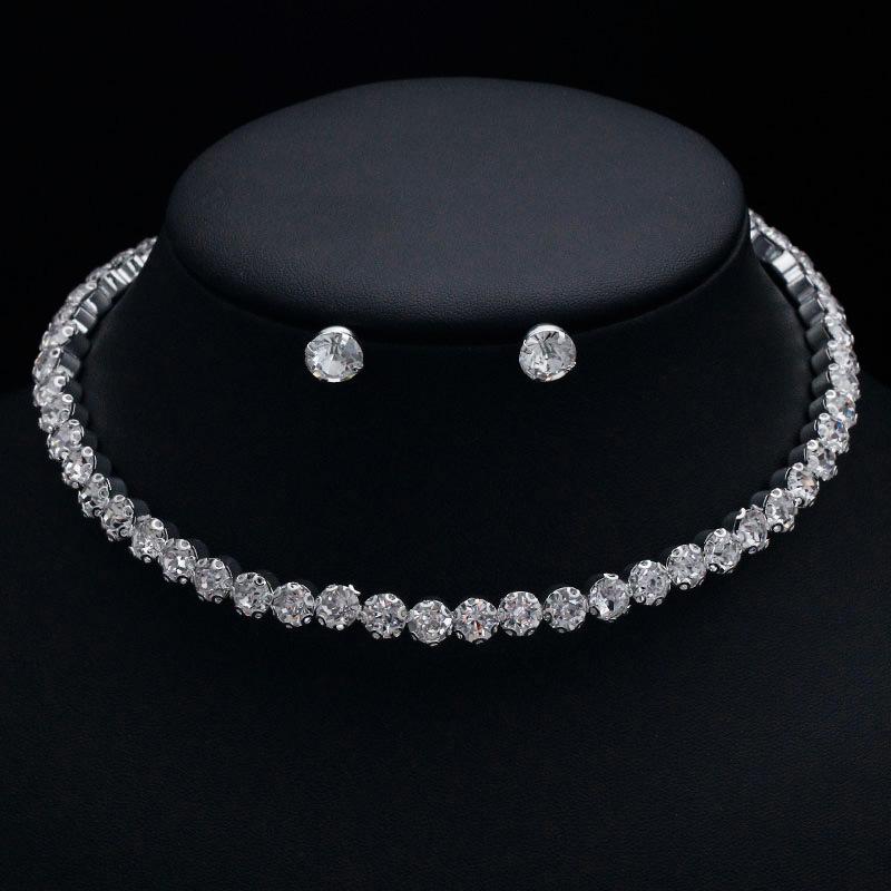 

Стильный и простой однорядный воротник с бриллиантами, колье, серьги-гвоздики, комплект из двух предметов, свадебные аксессуары, свадебный комплект. серебряный