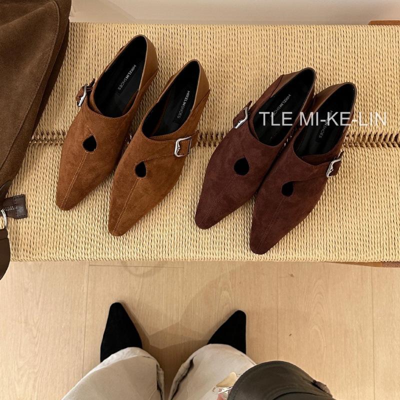 French retro pointed belt buckle low heel deep mouth single shoes women's 2025 autumn and winter design sense suede versatile grandma shoes
