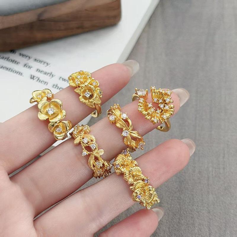 Golden Pavilion Condensed Retro Court Style Golden Brushed Carved Light Luxury Ring Female Niche Cold Wind Sweet Cool Ring Tide