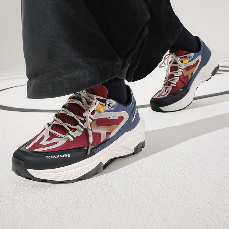 

Hiking Shoes 2025 Summer Outdoor Sneakers Lightweight Breathable Men Waterproof Casual Sneakers Male Non-Slip Wear-Resistant 39