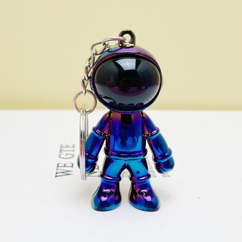 3D Astronaut Keychain: Trendy Car Pendant & Bag Accessory for Men and Women