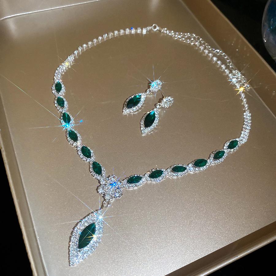 Luxe Rhinestone Flower Tassel Earrings and Necklace Set for Women – High-End Clavicle Chain Accessory