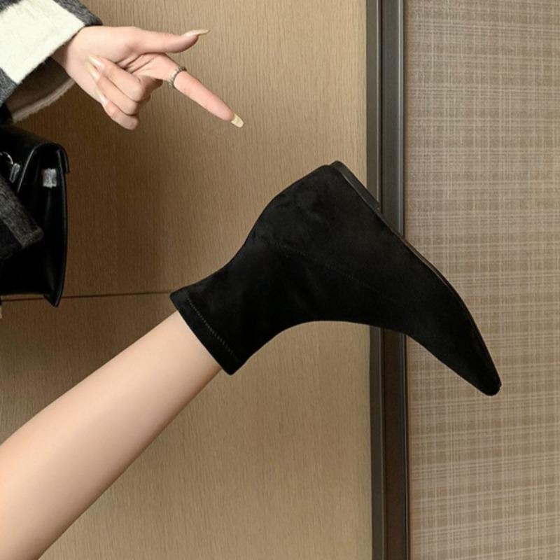 Modne Wewnętrznie Podwyższone Płaskie Kozaki Skinny Jesień Nowy Styl Szpiczasty Nosek Zamszowa Cholewka Miękkie Wsuwane Krótkie Kozaki