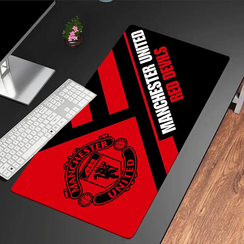 Manchester Crest Mouse Pad, Rubber Base, Mouse Pad for Gamers and Office Use, Gaming Desk , Easy To Clean Mat Christmas Fan Gifts