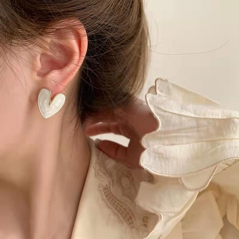 French Retro Heart Stud Earrings For Women Girl Korean Love Drop Glaze Aesthetic Daily Life Minimalist Fashion Jewelry Gift