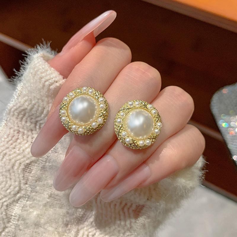 

Trending Imitation Pearl Circle Stud Earrings For Woman New In Fashion Party Round Elegant Korean Earring Jewelry