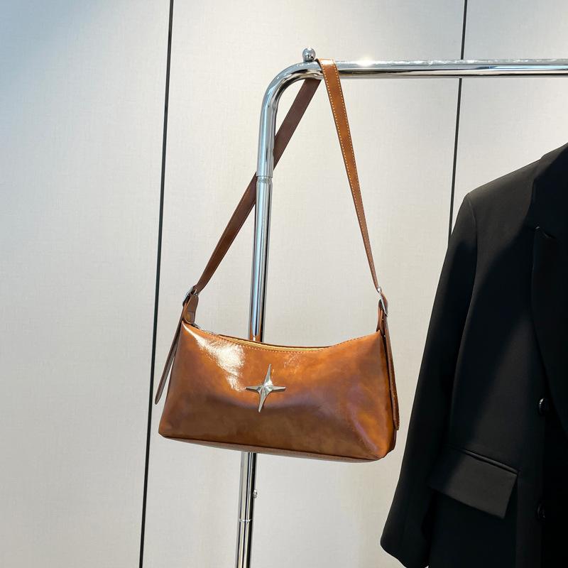 

New large-capacity small square bag, simple shoulder bag, leisure sports bag, women s 2024 autumn beautiful oblique span big bag коричневий