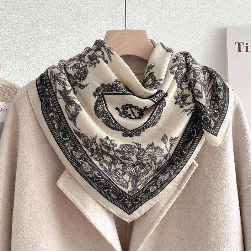 71 meters white chain cotton and linen small square scarf silk scarf women's spring and autumn winter scarf scarf high-end scarf