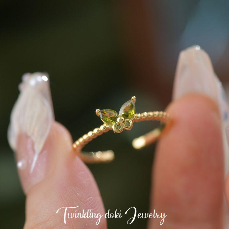 

Волшебник страны Оз ~ Изысканный комплект в стиле Мори, полностью инкрустированный бриллиантами, супер-блестящие серьги-пусеты с оливково-зеленым цирконом, клипсы для ушей, браслет, ожерелье, кольцо Ring