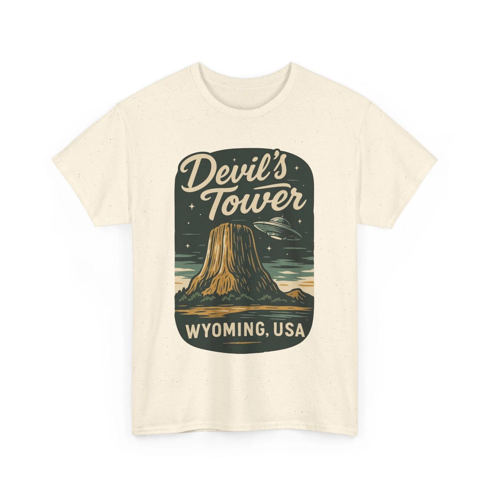Devil s Tower Wyoming - Vintage Souvenir UFO Graphic Gildan Cotton Tee 4XL
