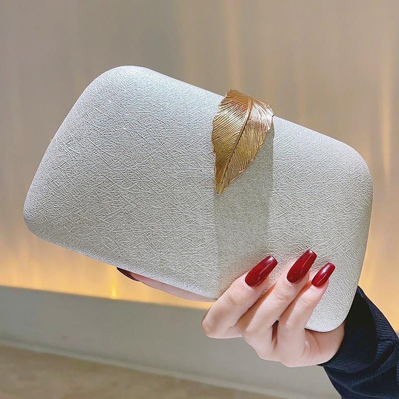 

Elegant Evening Bags For Women Luxury Black Clutch Fashionable Envelope Clutch Bag, Party Wedding Handbag For Women Dinner Bag 10-4-20cm бежевый