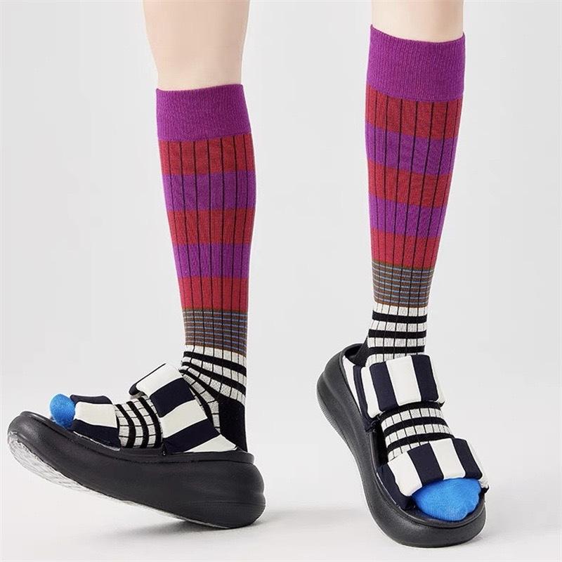 Popular Vintage Maillard Style Contrast Stripes Outdoor Fashion Skinny Stockings & Knee Socks Stacking Socks