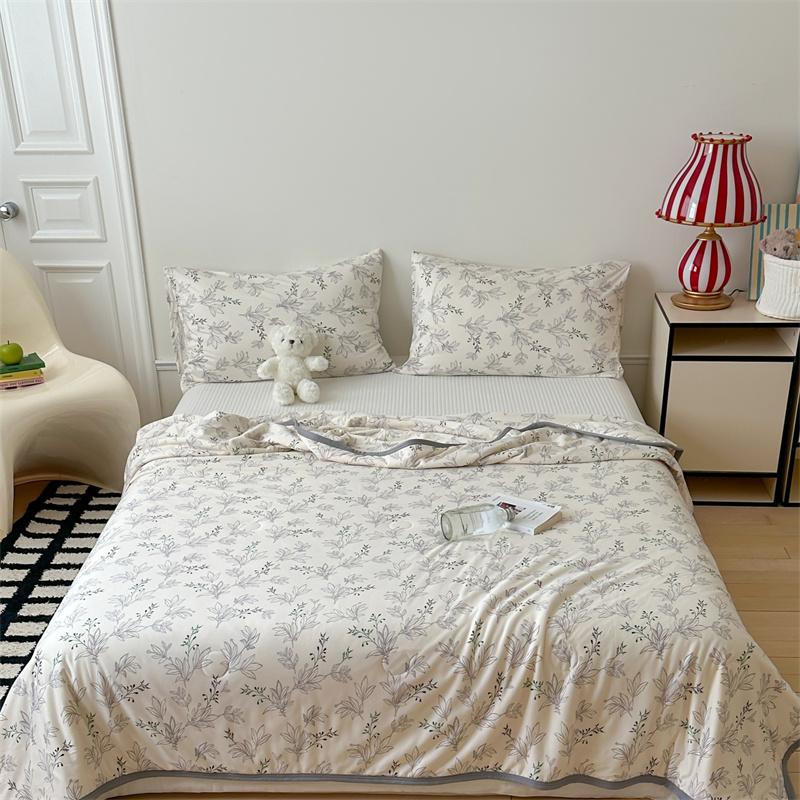 Pink Flower Pattern Quilt Breathable Comfortable Air-conditioning Quilted Quilt Skin-friendly Multi-functional Thin Blanket