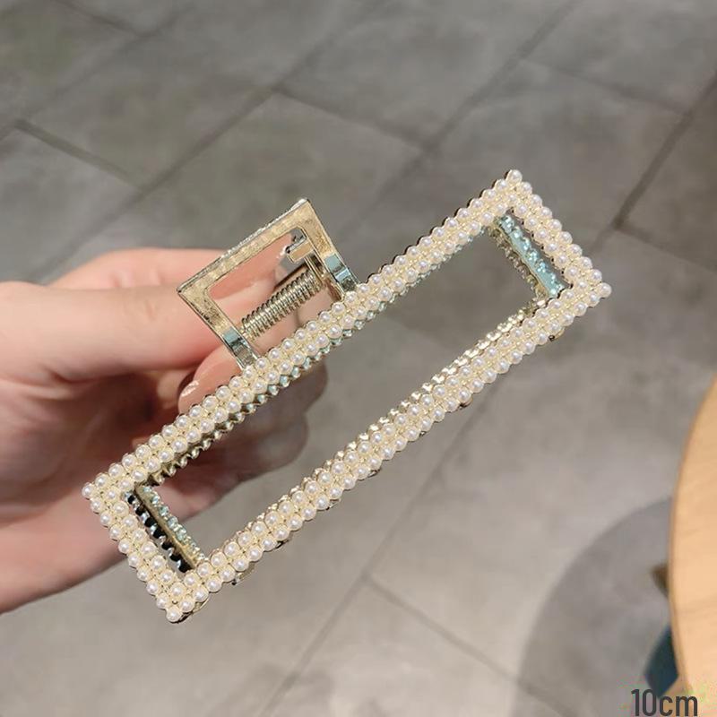 Shark Clip 2022: Fashionable Butterfly Hair Claw, Elegant Large Floral Design for Ponytail and Back of Head Styling