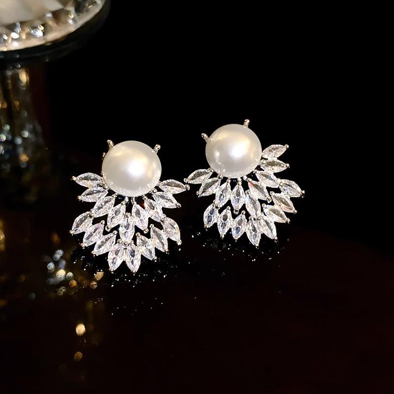 

Элегантные серьги-пусеты с цирконом и жемчугом 2023: Французский стиль Высококачественная модная бижутерия для женщин серебряный