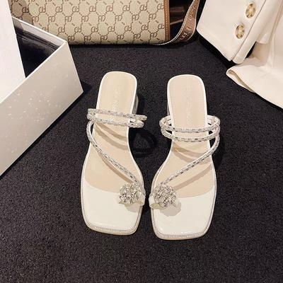Moda francesa chinelos grossos mulheres usam 2024 verão novo dove ovo água diamante chinelos com sandálias de dedo duplo