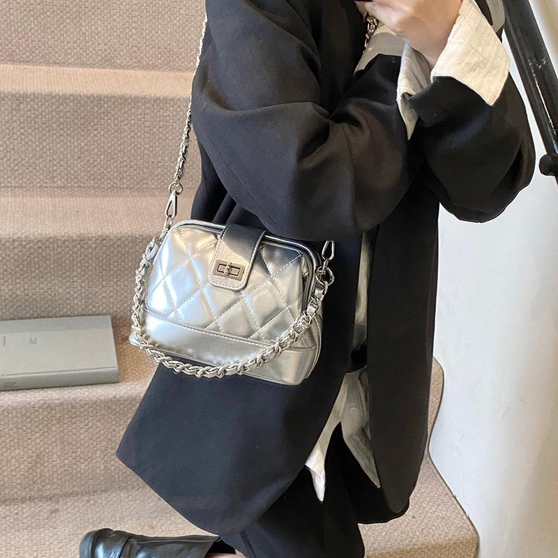 Rhombus chain bag women's new line fashion niche high-end shoulder bag crossbody doctor bag