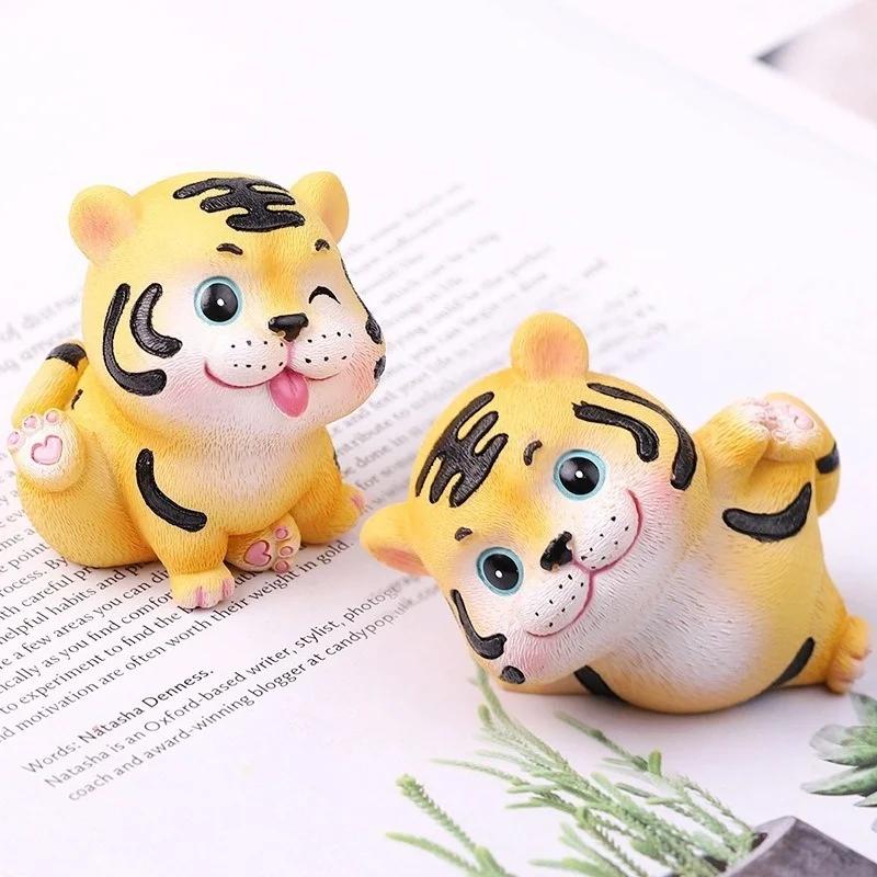 Cute Tiger Ornaments Micro Landscape Miniature Figurine Resin Craft Gift Desktop Garden Decor Home Miniatures Figurines