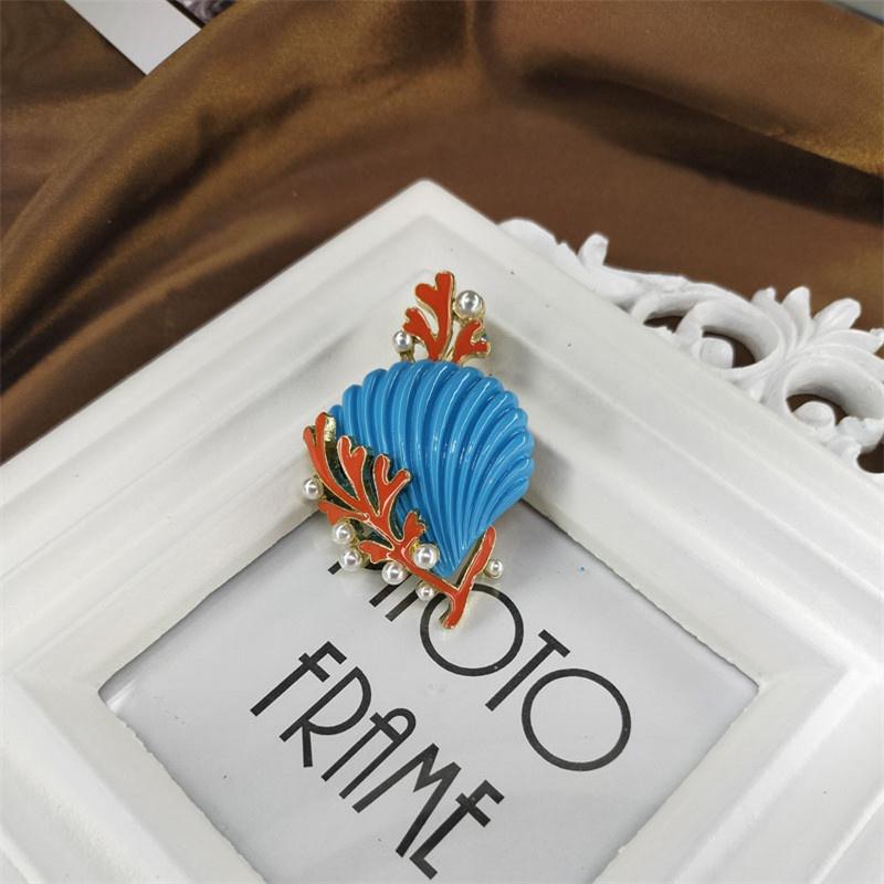 Cute Unique Design Enamel Jewelry Small Simulated Pearl Coral Shell Brooches Women Accessories Shirt Pins