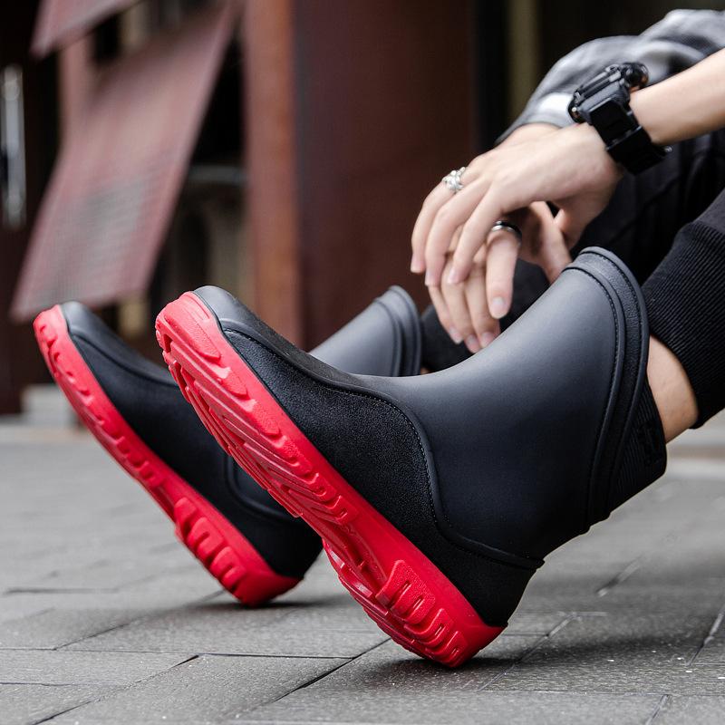 Trendy and fashionable men's rain shoes waterproof and non-slip fishing rain boots thick-soled wear-resistant and warm car wash water shoes