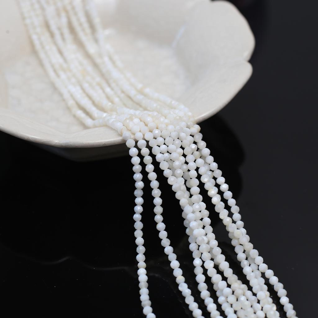 Přírodní sladkovodní mušlové korálky Bílé fasetované korálky 2-4mm Pro výrobu šperků DIY Náhrdelník Náramek Náušnice Doplněk Délka 38cm